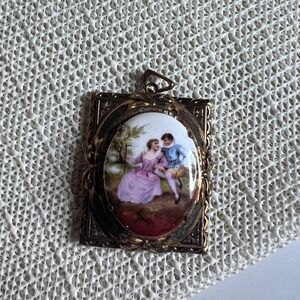 Vintage Fragonard Limoges Style Porcelain Locket Pendant‎ Gold Tone Pat 121349